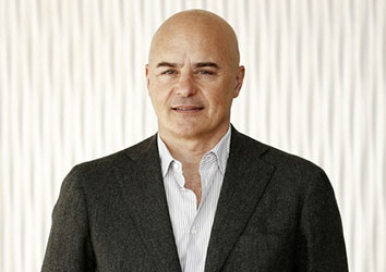 Attore famoso Luca Zingaretti