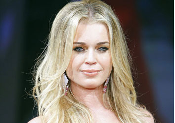 Attore famoso Rebecca Romijn